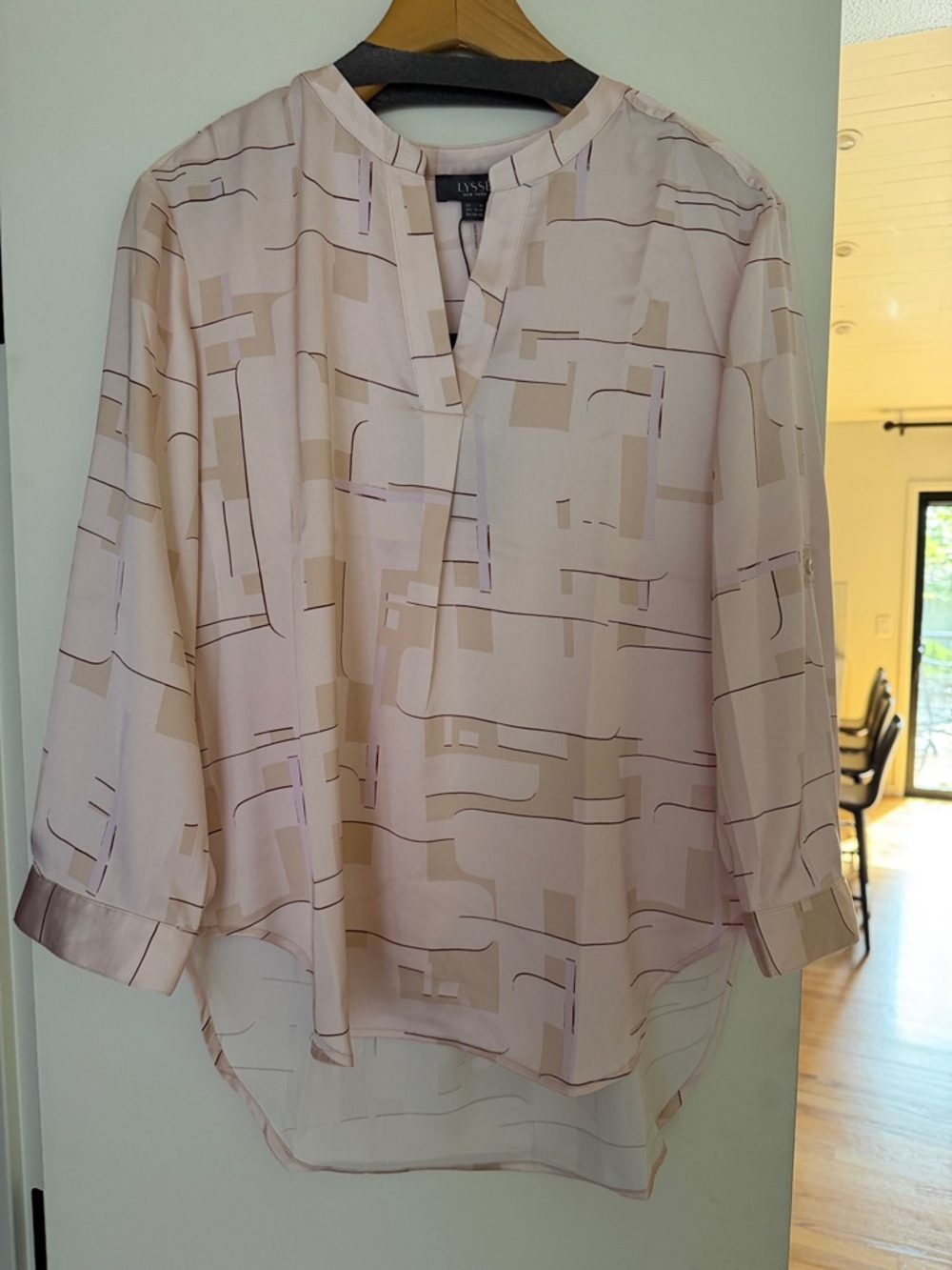 Lysse Ashante satin Pink & Tan Geometric Blouse size Medium New with Tags